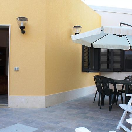 Re Sole La Dependance - Casa Vacanza V E N E R E Avola Extérieur photo