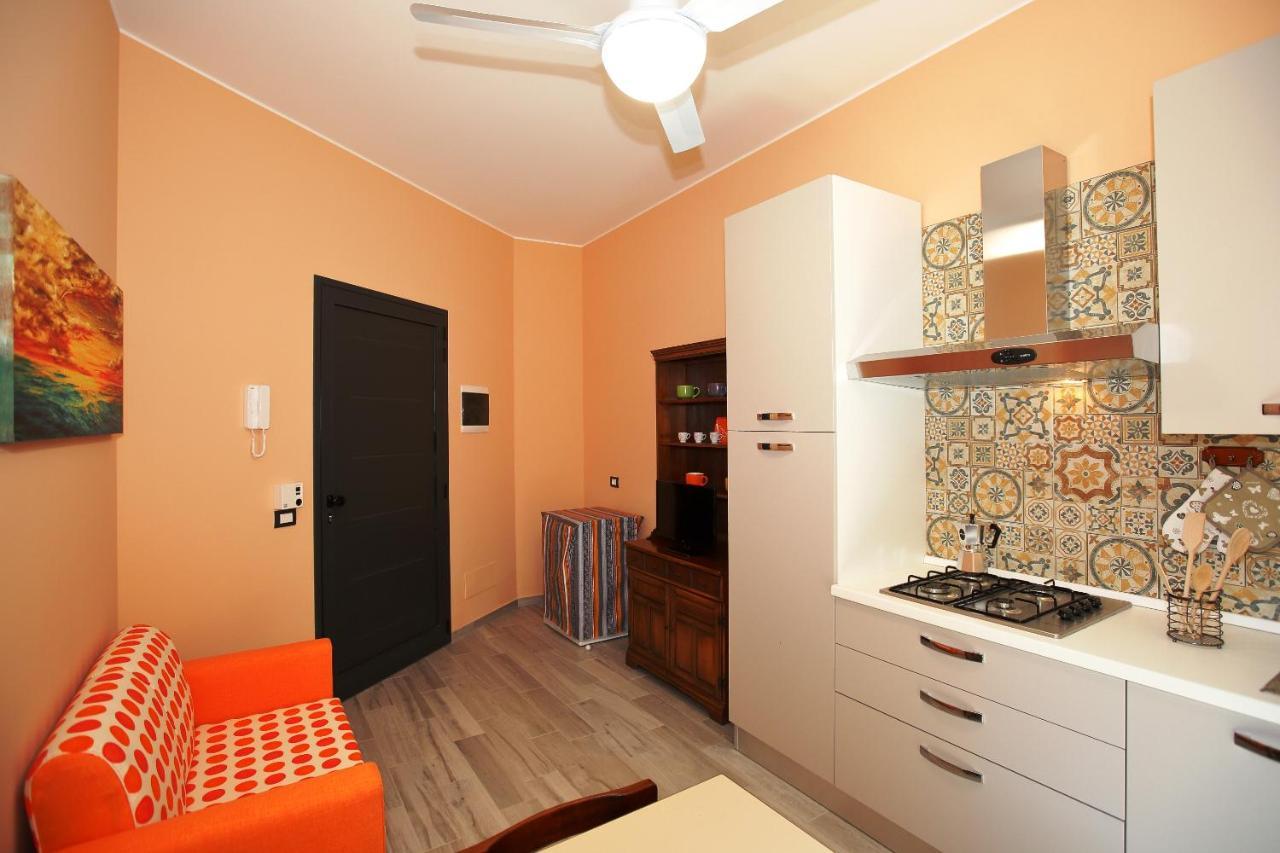 Re Sole La Dependance - Casa Vacanza V E N E R E Avola Extérieur photo