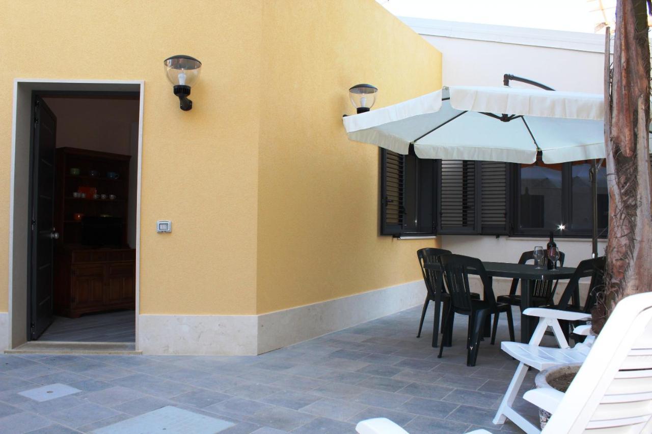Re Sole La Dependance - Casa Vacanza V E N E R E Avola Extérieur photo