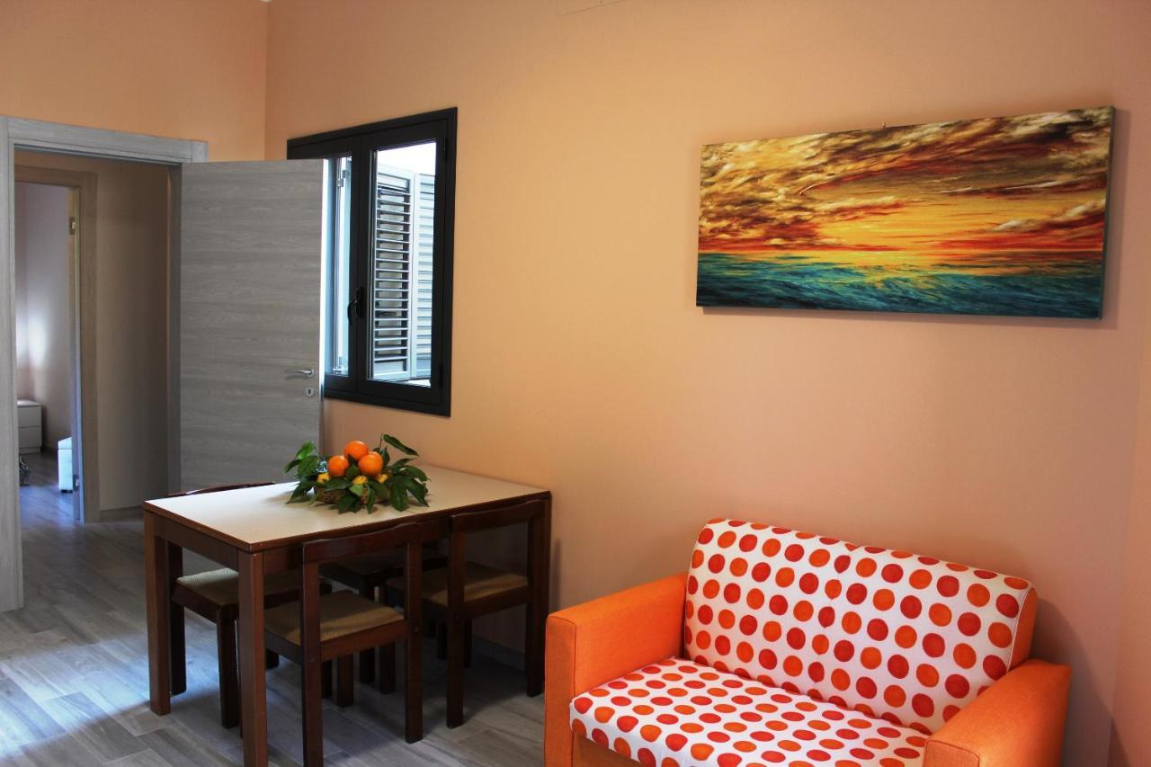 Re Sole La Dependance - Casa Vacanza V E N E R E Avola Extérieur photo