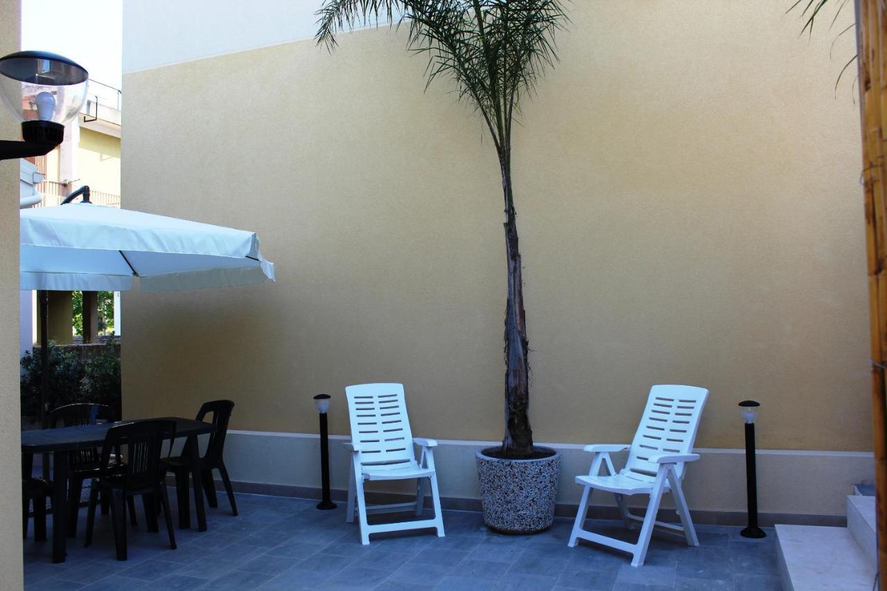 Re Sole La Dependance - Casa Vacanza V E N E R E Avola Extérieur photo