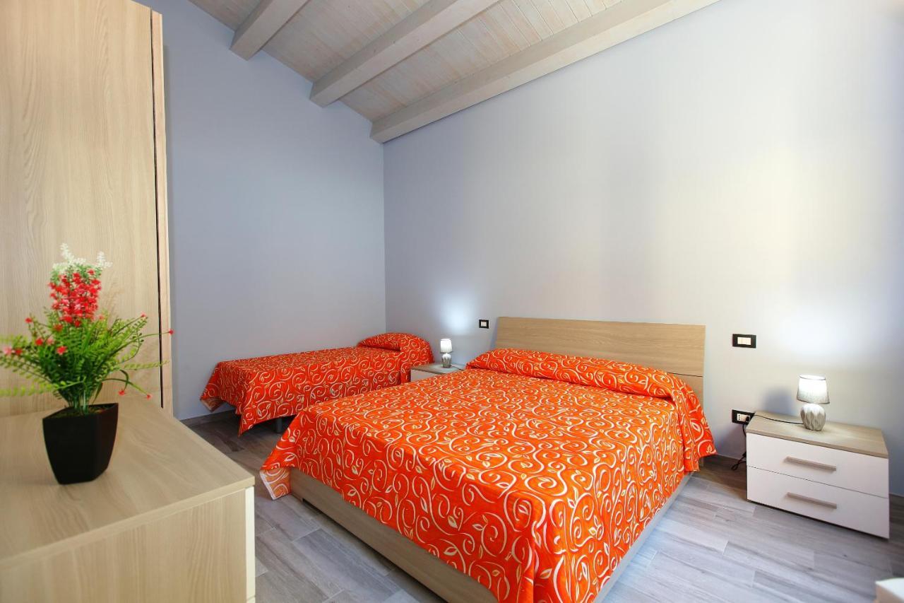 Re Sole La Dependance - Casa Vacanza V E N E R E Avola Extérieur photo