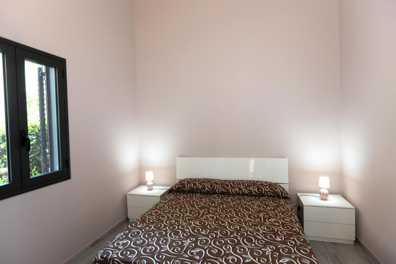 Re Sole La Dependance - Casa Vacanza V E N E R E Avola Extérieur photo